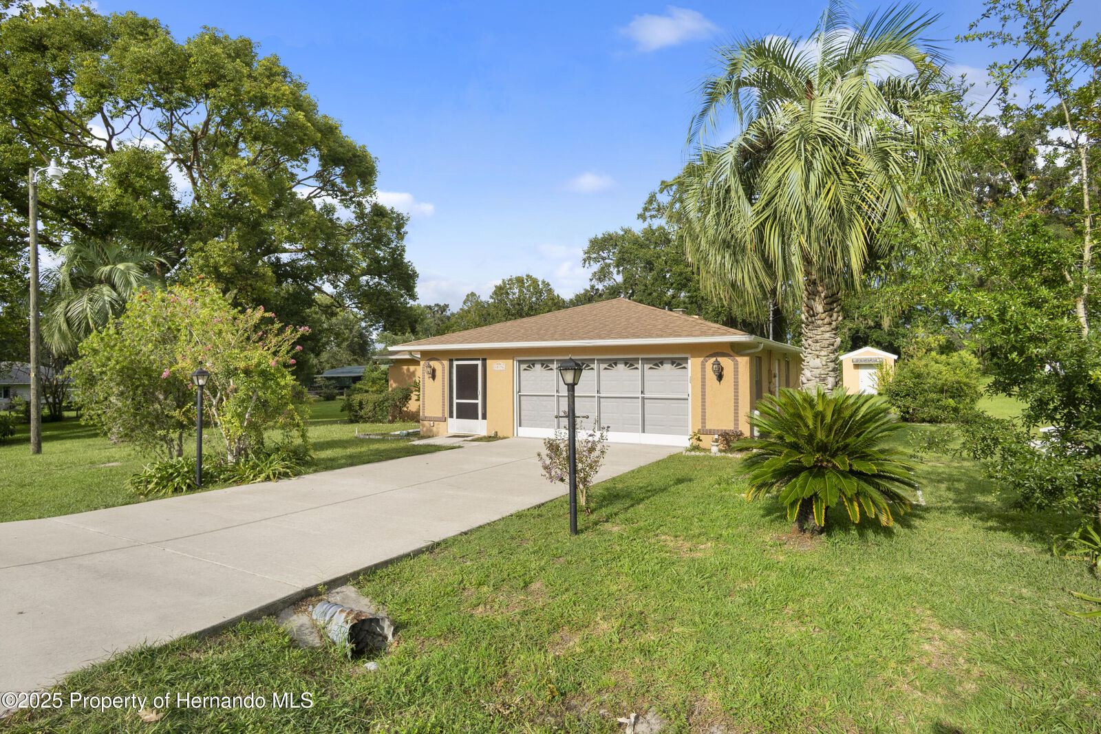 Property Photo:  10196 Thayer Street  FL 34601 