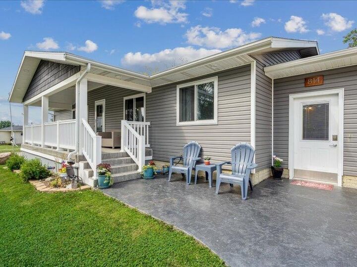 Property Photo: 814 Heartland Hills Drive IA 50701