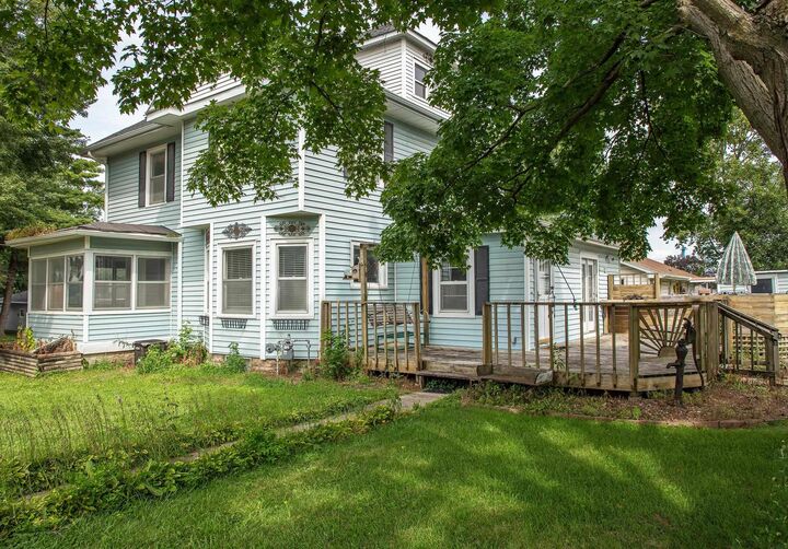 Property Photo:  303 Jefferson Street  IA 50643 