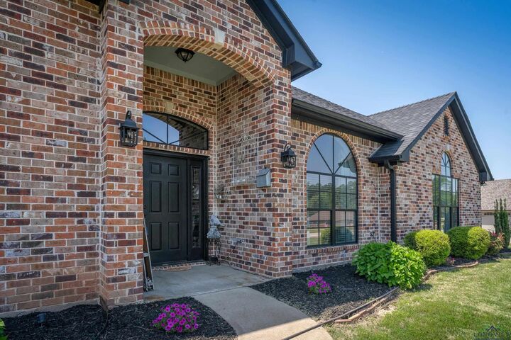 Property Photo:  190 Kayla Lne.  TX 75602 