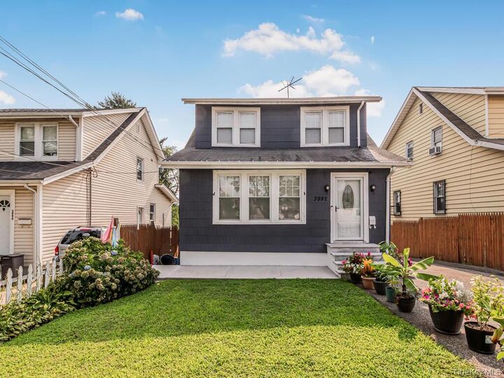 Property Photo:  3992 Rombouts Avenue  NY 10466 