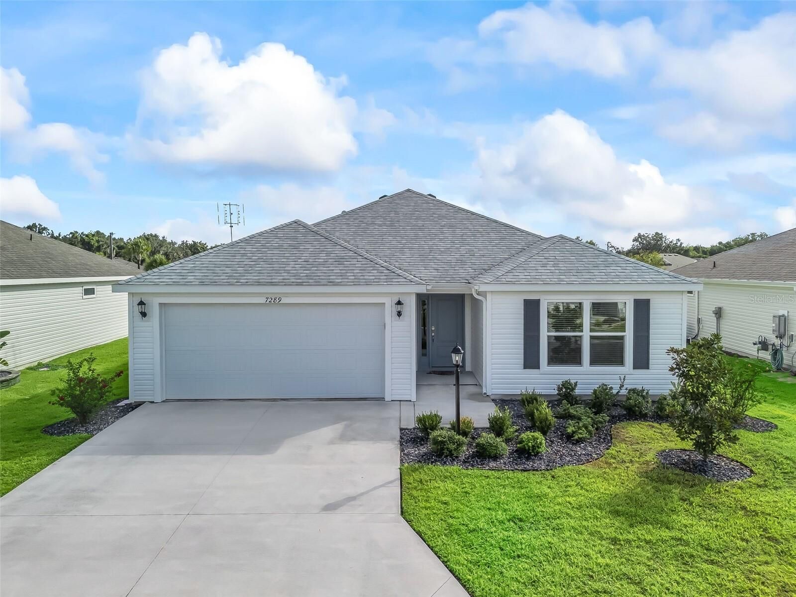 Property Photo:  7289 Cornwall Way  FL 34762 