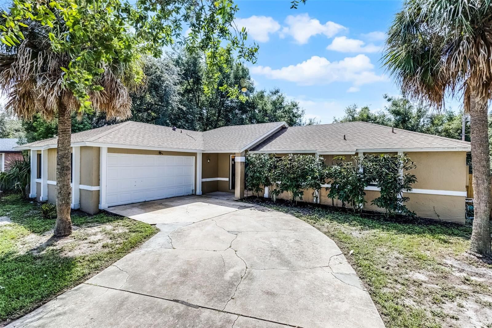 Property Photo: 1163 Outlook Drive FL 32725