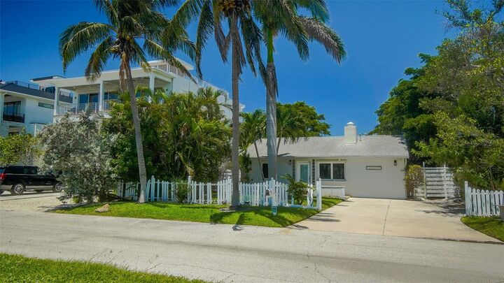 Property Photo:  165 Tyler Drive  FL 34236 