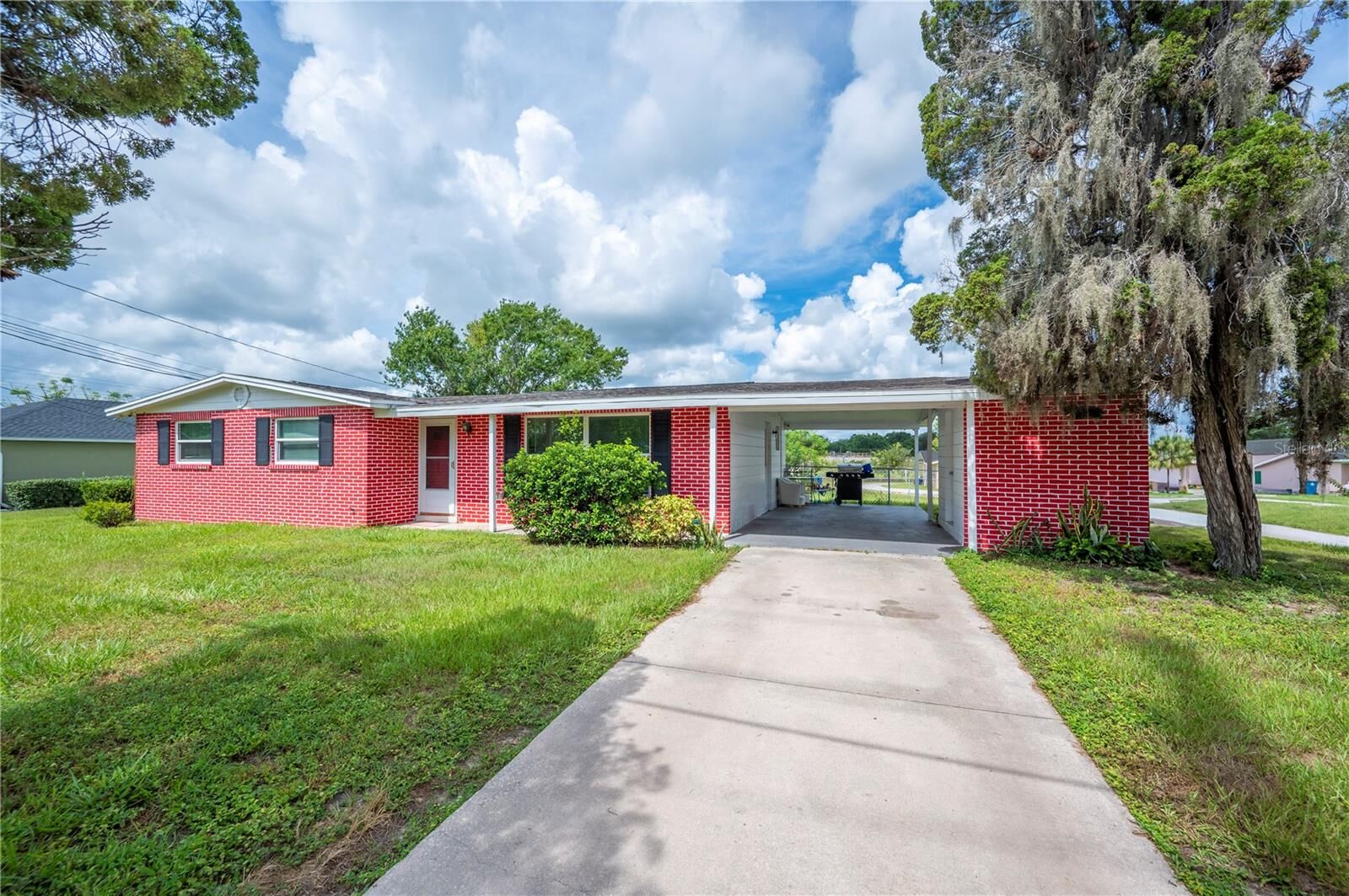 Property Photo: 311 SW 3rd Avenue FL 33860
