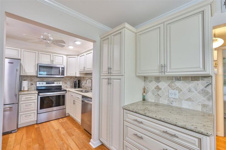 Property Photo:  205 Kings Boulevard 55  FL 33573 