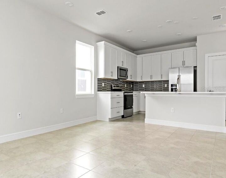 Property Photo:  14186 Lanikai Beach Drive  FL 32827 
