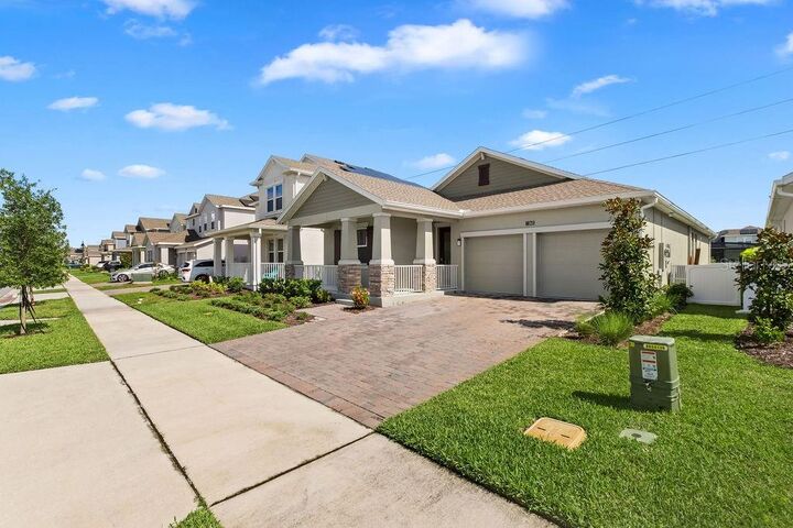 Property Photo:  11843 Language Way  FL 32832 