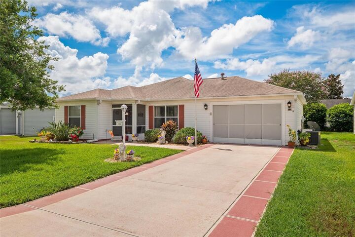 Property Photo: 3326 Roanoke Street FL 32162