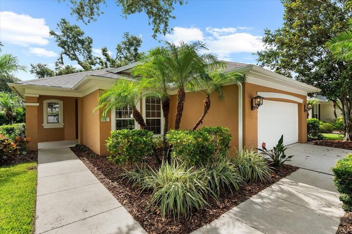 Property Photo:  5527 Simonton Street  FL 34203 