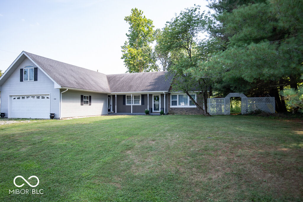 Property Photo: 1735 E Lois Lane IN 47265