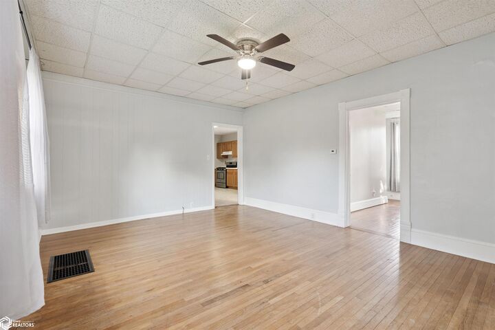 Property Photo: 1409 S Leebrick Street IA 52601