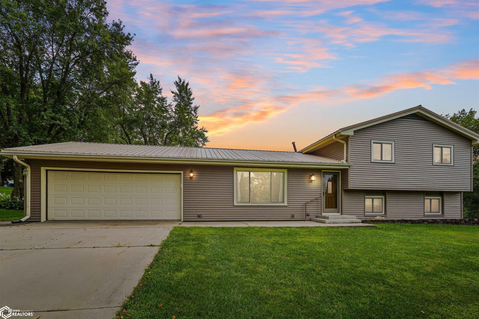Property Photo:  209 Wilson Street  IA 50141 