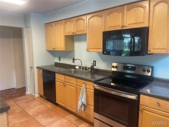 Property Photo: 7171 White Oak Lane MO 63130