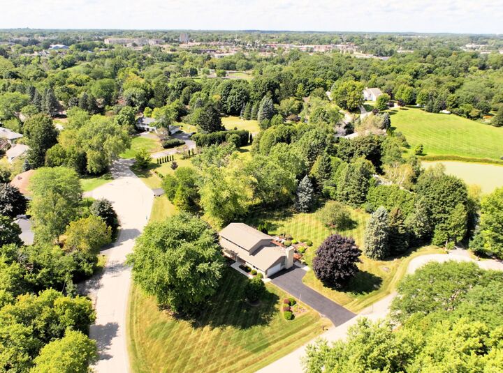 Property Photo: 737 Cambridge Ct WI 53024