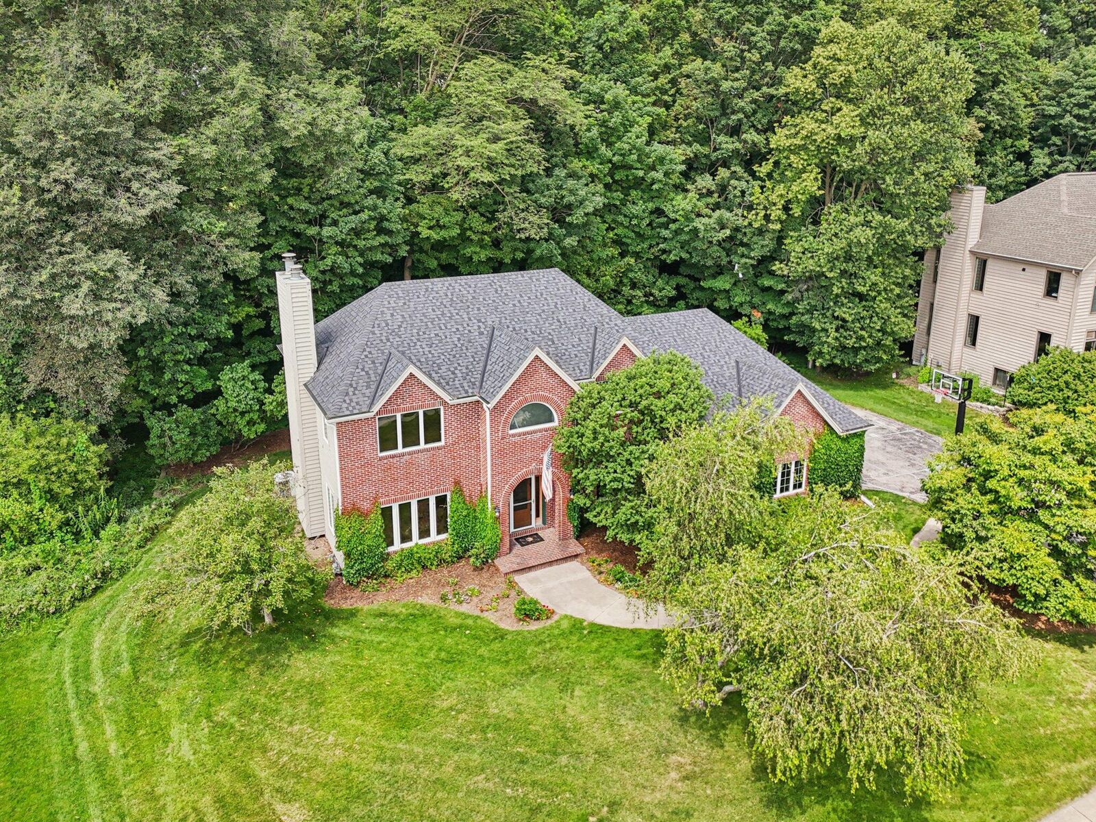 Property Photo:  452 River Bluff Cir  WI 53066 