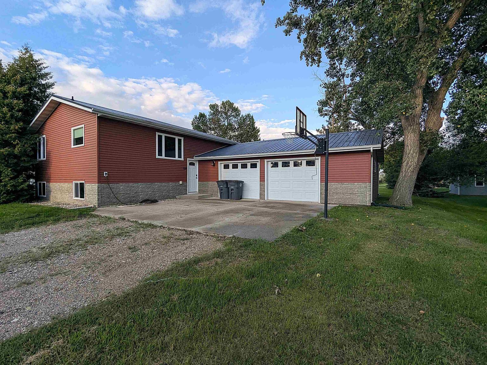 Property Photo: 654 1st Ave ND 57850