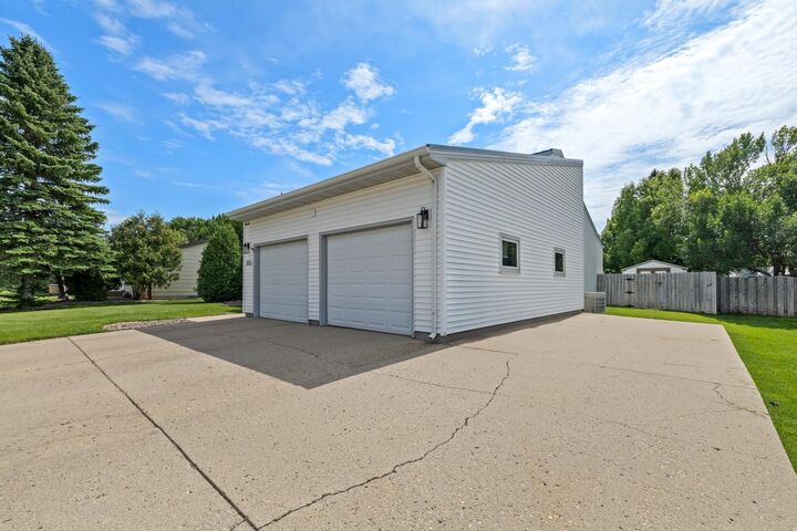 2615 NW Crescent Dr.  Minot ND 58703 photo