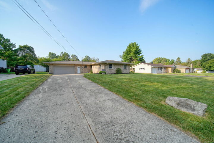 Property Photo:  2813 Leland Drive  MI 49203 