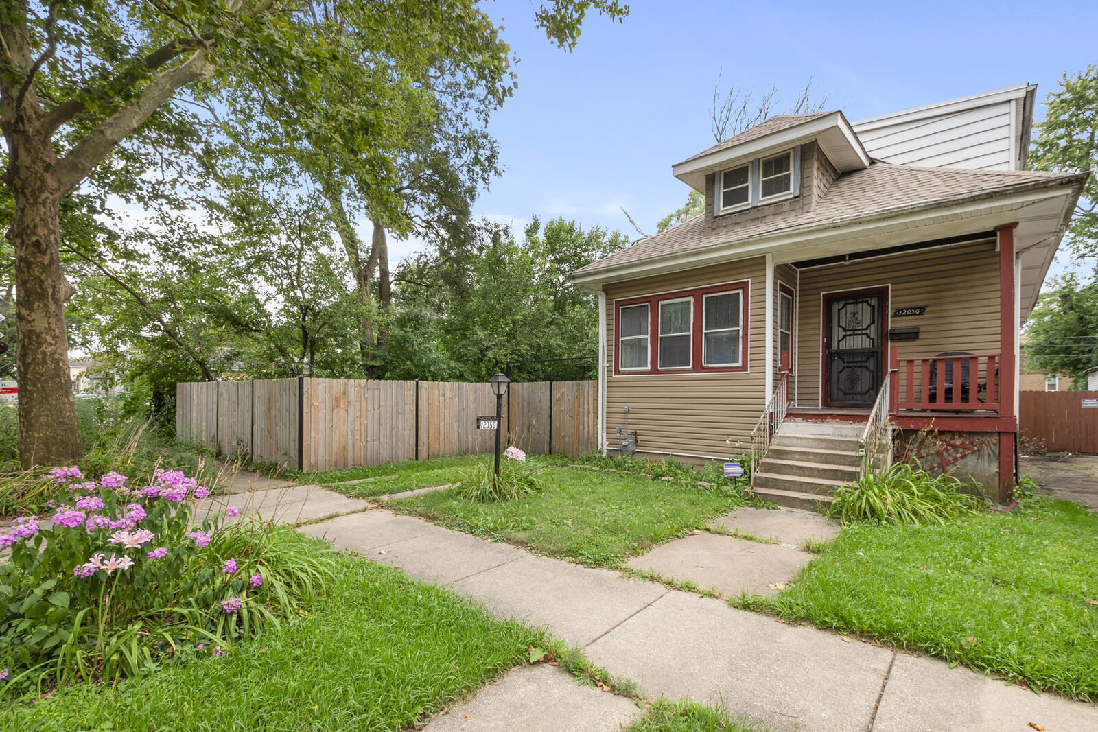 Property Photo:  12050 S Yale Avenue  IL 60628 