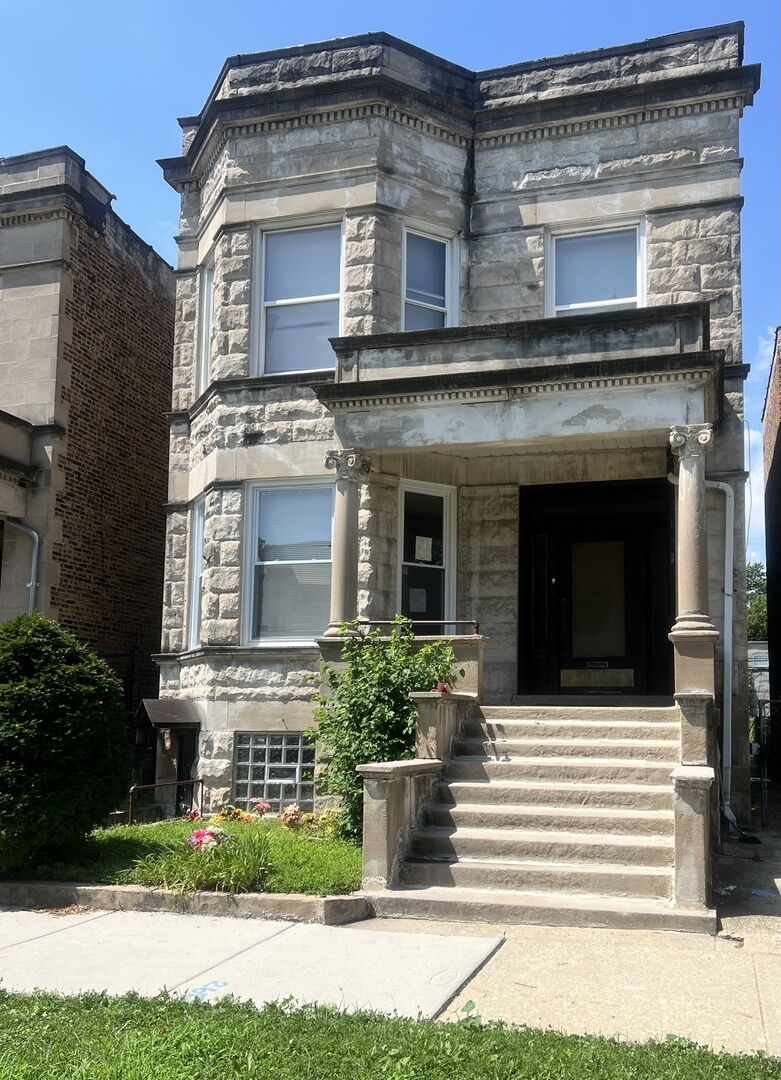 Property Photo:  6230 S Langley Avenue  IL 60637 