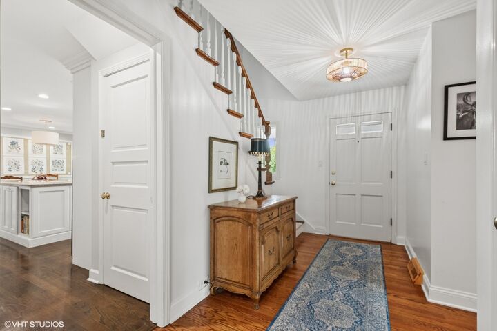 Property Photo:  717 Brierhill Road  IL 60015 