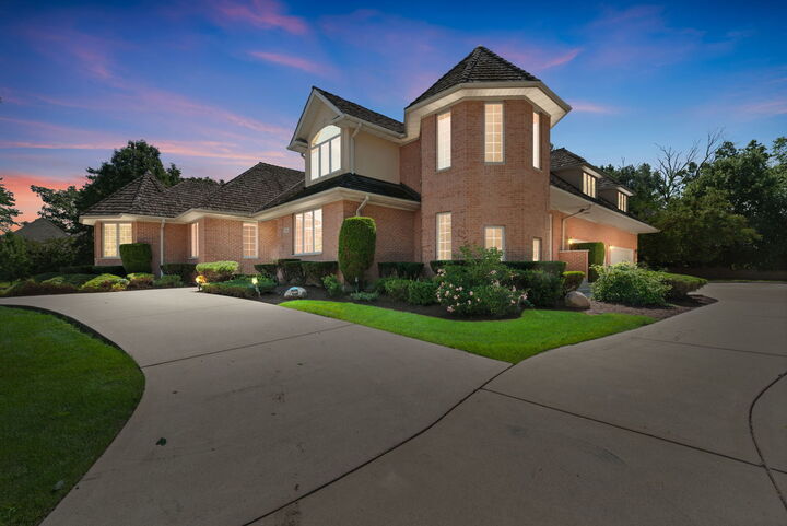 Property Photo: 911 Red Fox Lane IL 60523