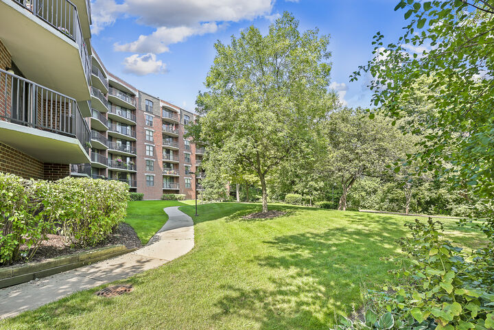 Property Photo:  511 Aurora Avenue 608  IL 60540 
