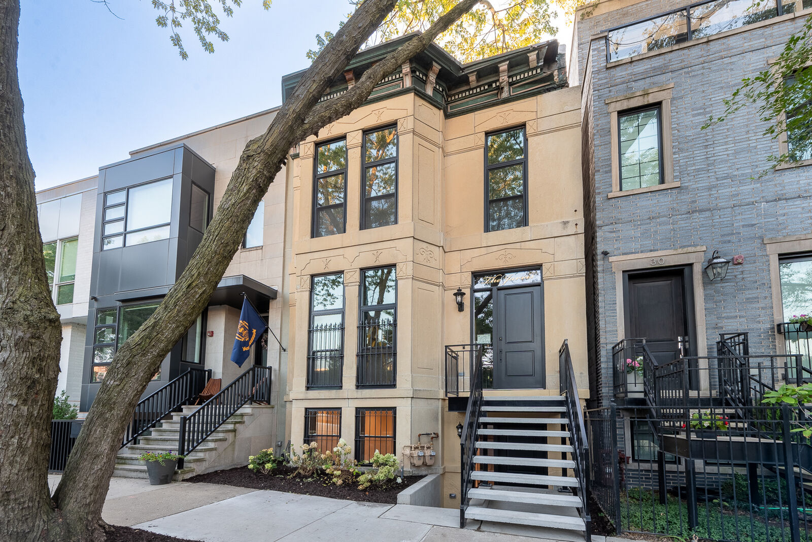 Property Photo: 28 N Throop Street 1 IL 60607