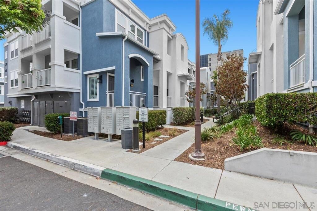 Property Photo: 3477 Coastline Place CA 92110