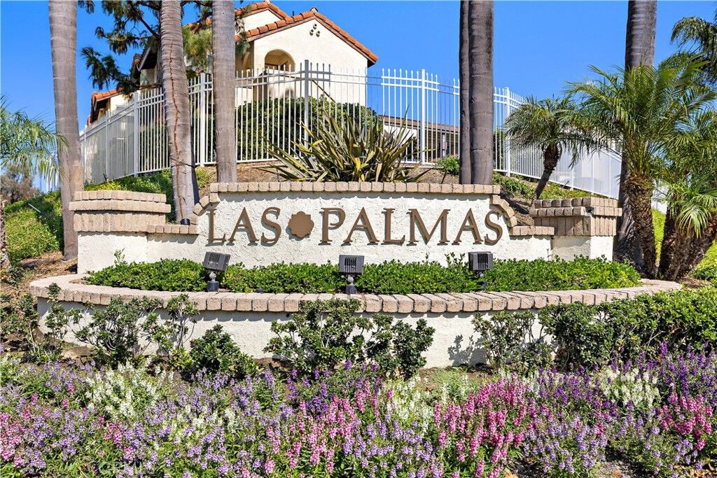 Property Photo: 26171 Sanz D CA 92691