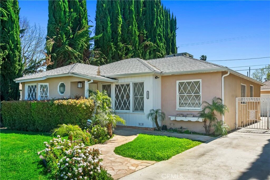 Property Photo:  16828 Margate Street  CA 91436 