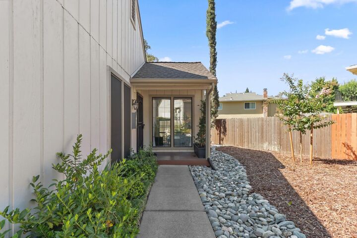 Property Photo: 3928 Park Circle Lane C CA 95608