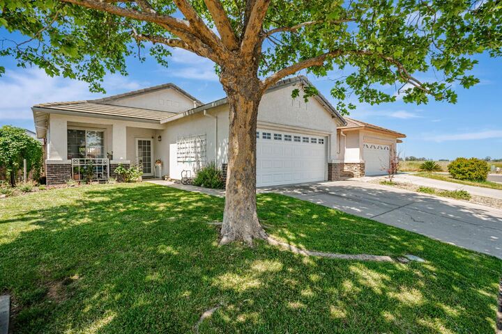 Property Photo:  7904 Symington Way  CA 95829 