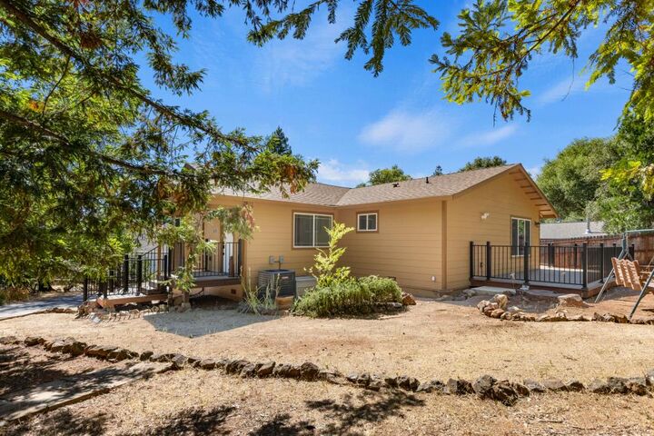 Property Photo: 3400 Oxford Court CA 95682
