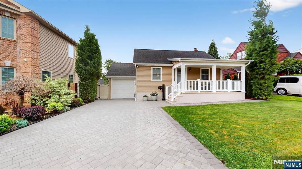 Property Photo:  76 Birchwood Drive  NJ 07407 