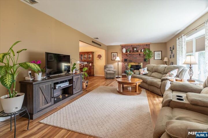 Property Photo:  130 Howland Avenue  NJ 07661 