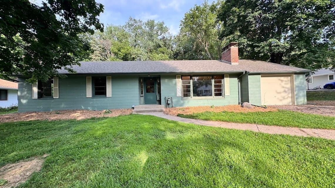 Property Photo:  11 Lincoln Lane  MN 55057 