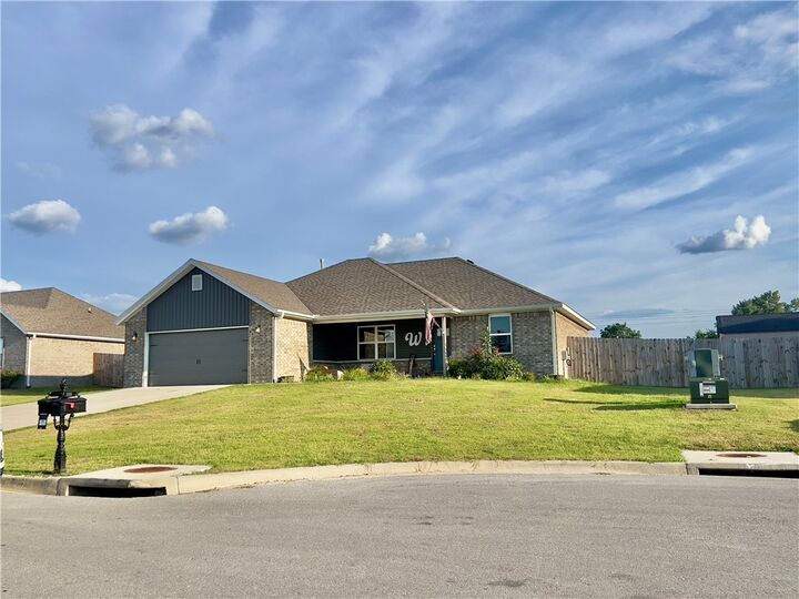 Property Photo: 166 Youngblood Place AR 72740