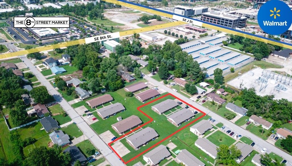 Property Photo:  905 SE G, 904 & 906 SE H G & H Street  AR 72712 