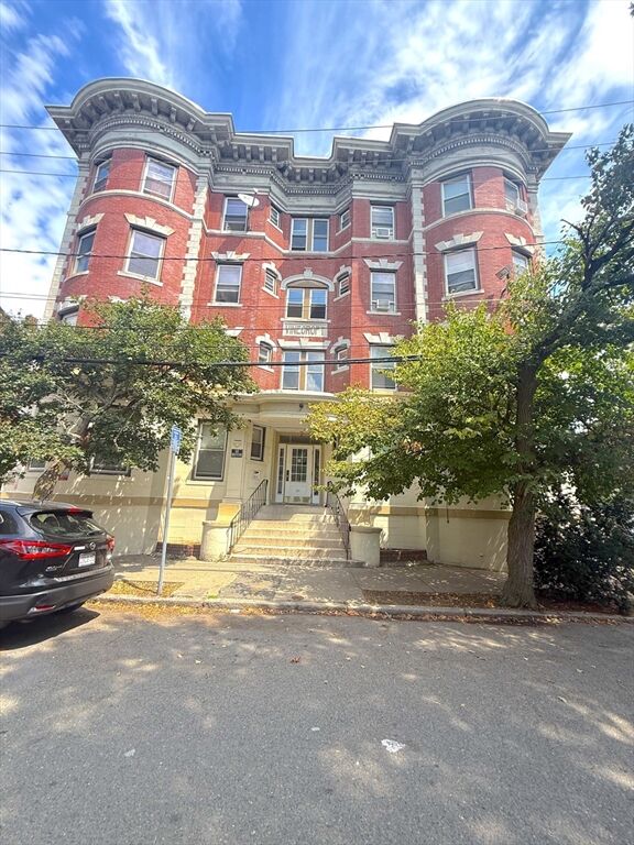 Property Photo:  20 Huss Ct 105  MA 01905 