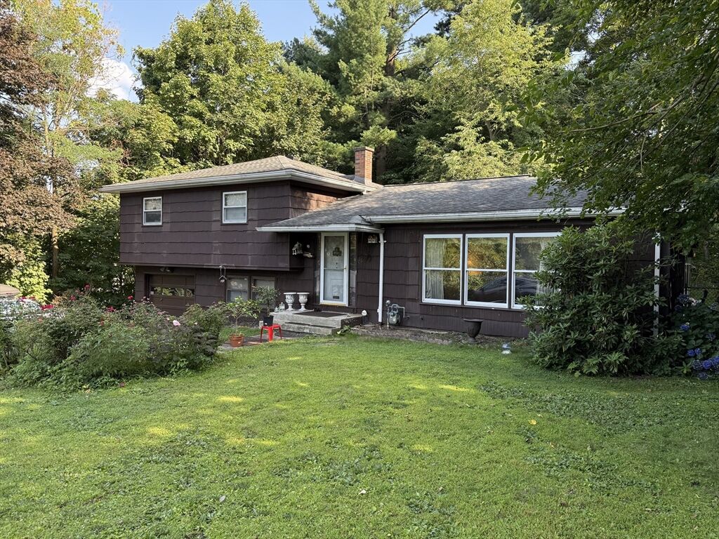 Property Photo: 16 Meadowview Rd MA 01040