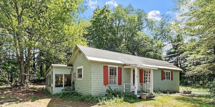 Property Photo:  10 Stearns Ave  MA 01469 