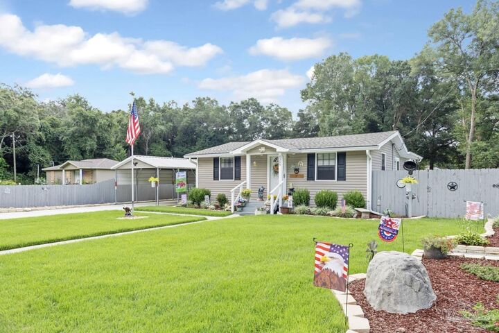 Property Photo:  6309 Matador St  FL 32583 