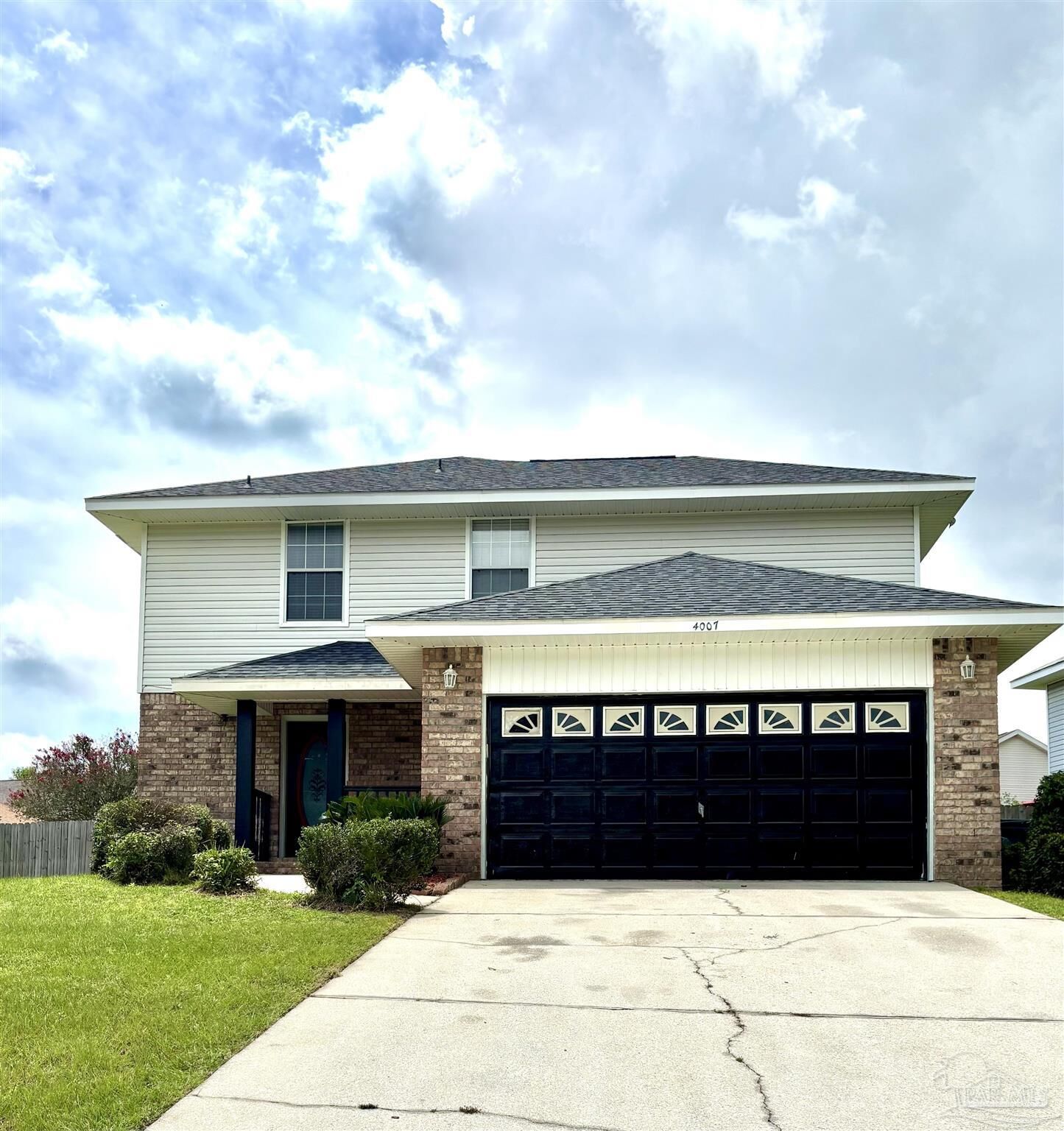 Property Photo: 4007 Embers Landing FL 32505