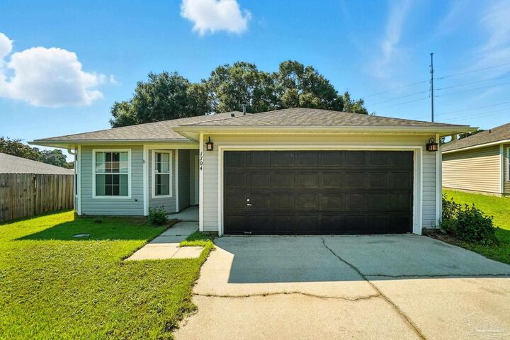 Property Photo:  1704 Garlia Ct  FL 32526 