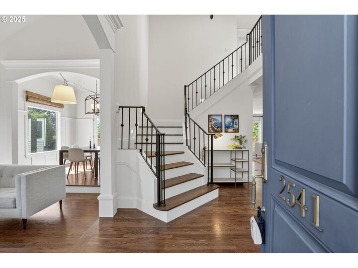 Property Photo:  2541 NW Pinnacle Dr  OR 97229 