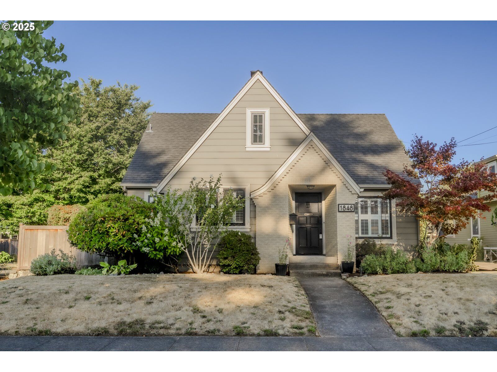 Property Photo:  1848 NE 58th Ave  OR 97213 