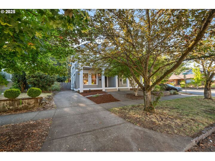 Property Photo: 5655 N Denver Ave OR 97217