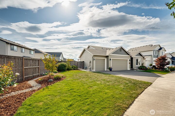 Property Photo:  129 N  88th Drive  WA 98642 